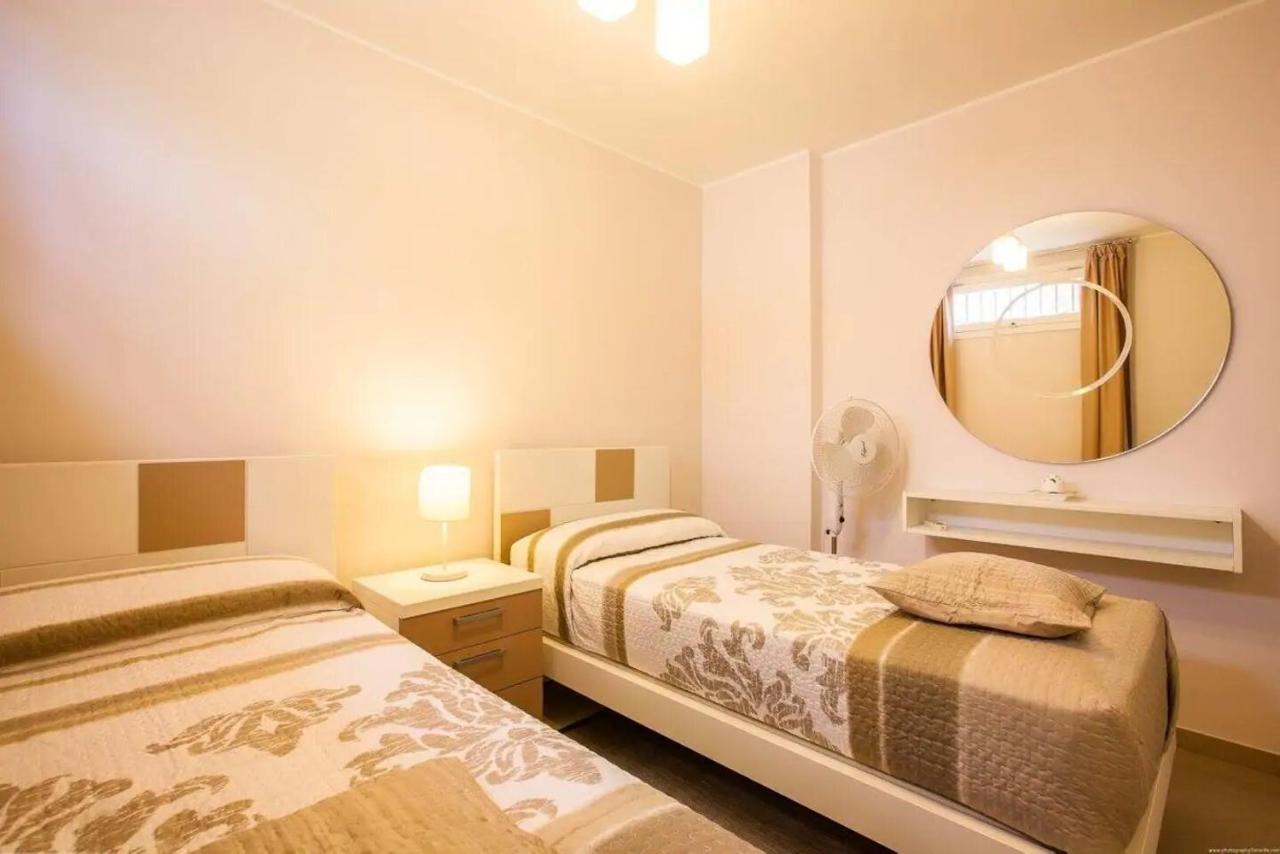 1 Bedroom Apartment For 4 People In Tenerife Адехе Екстериор снимка